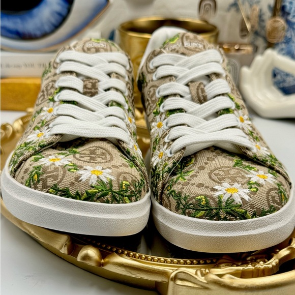🆕 TORY BURCH 🧿 NWOT Howell Court T Monogram Floral-Embroidered Sneakers - Picture 7 of 16